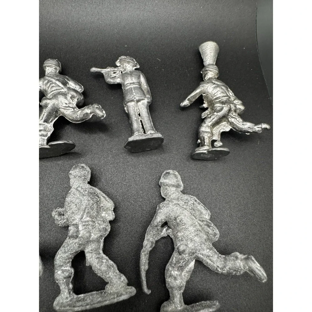 Lot Of 17 Vintage 1940 Metal Army Men -‎ 2